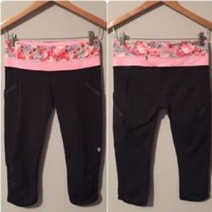 Cropped Lululemon leggings floral waist band